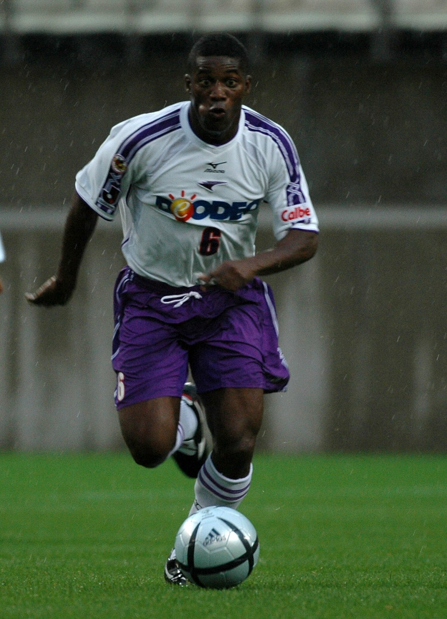 03年シーズンに札幌で、04～06年シーズンに広島でプレーしたベット。稲川氏は札幌入りの際に仲介を務めた　©Getty Images