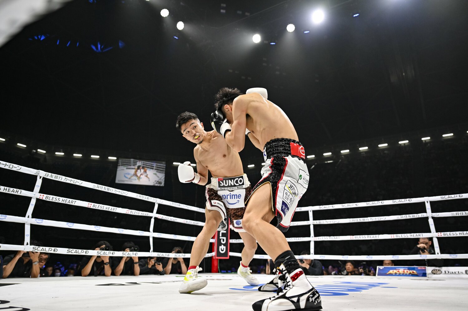 1ラウンドからエンジン全開で猛攻を仕掛けた中谷潤人　©︎Hiroaki Finito Yamaguchi