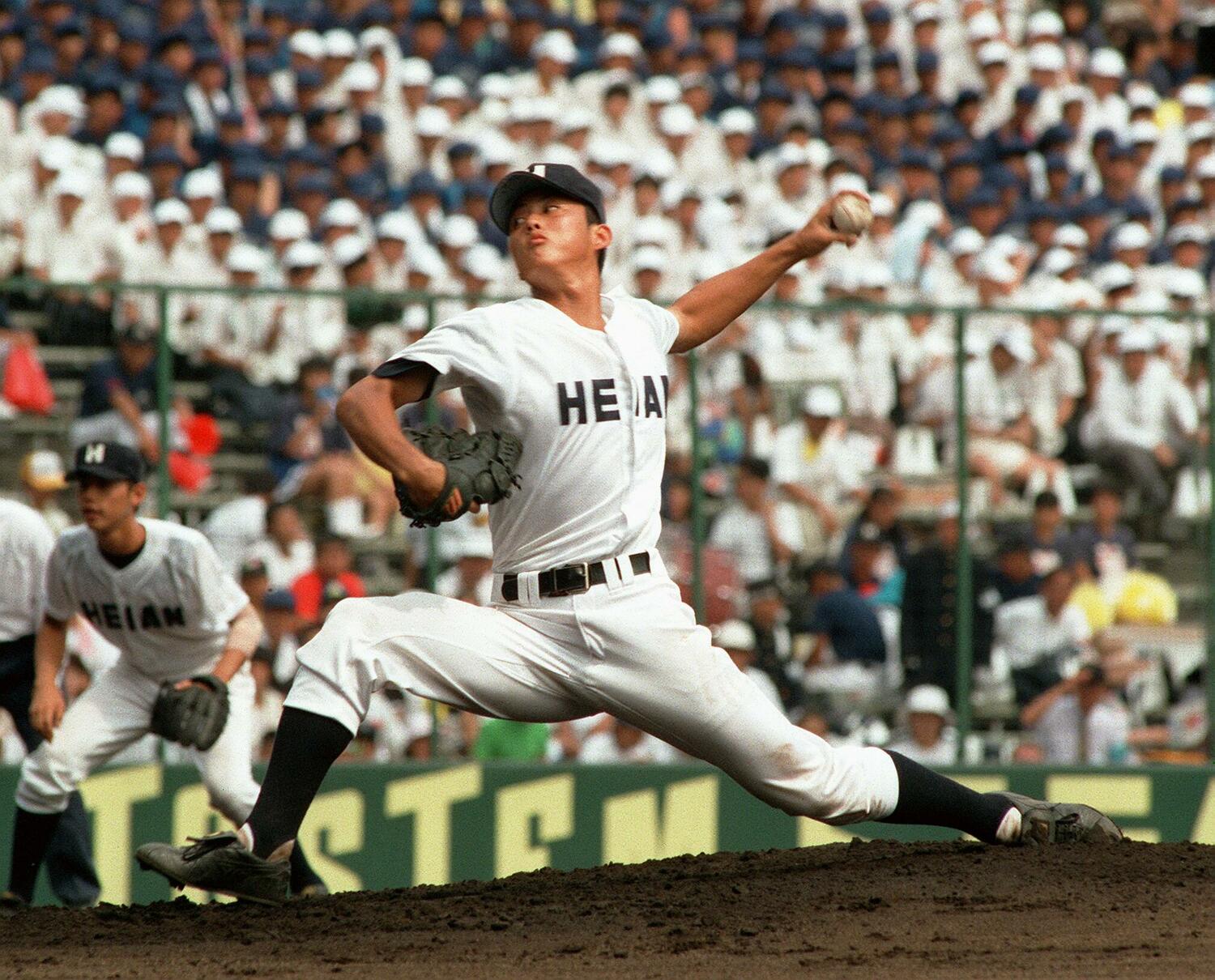 3年夏の甲子園では準優勝。4連投で800球以上を投じるなどエースとして大車輪の活躍を見せた　©JIJI PRESS