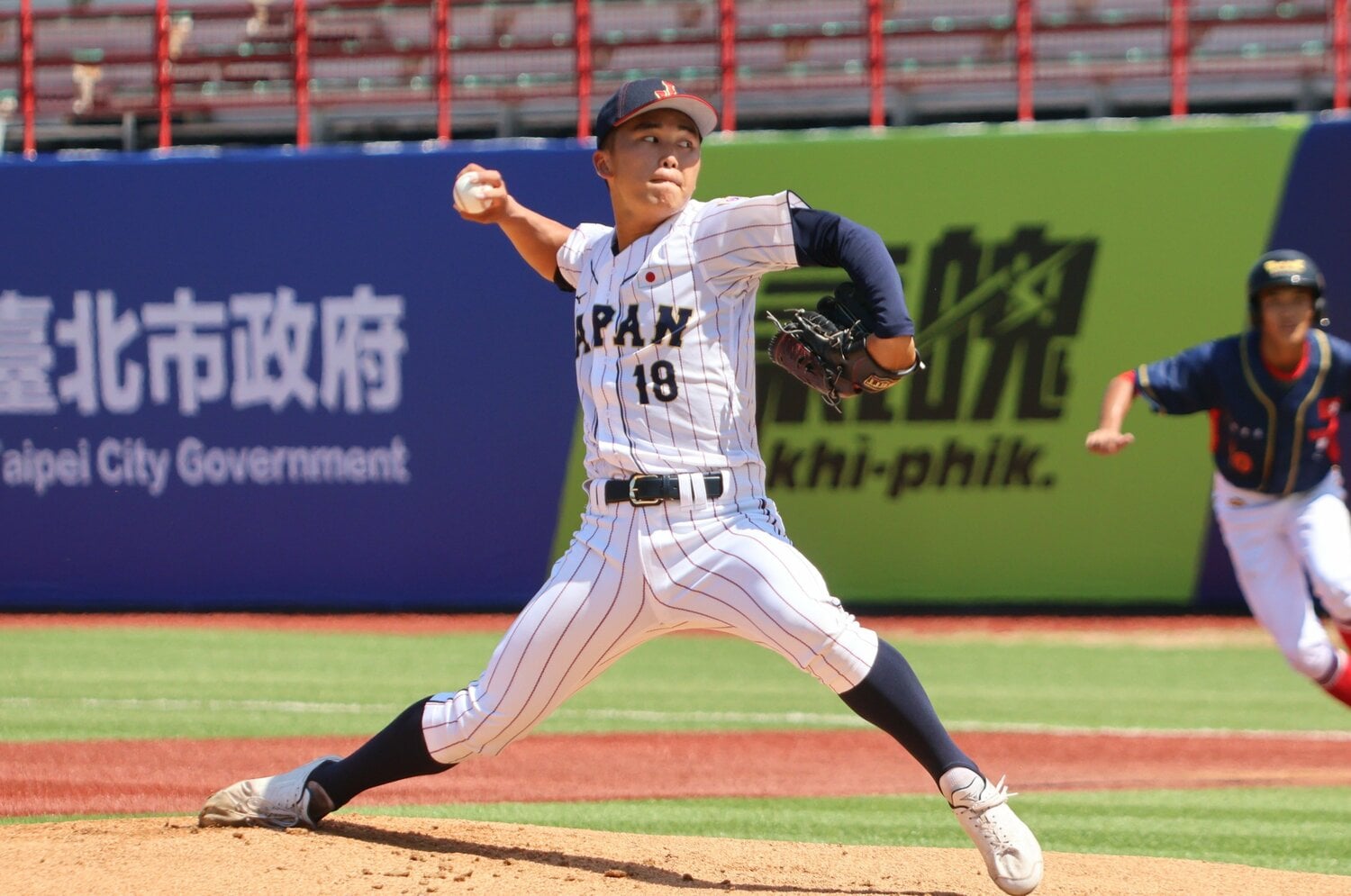 「試合の話はほとんどしないです」甲子園で輝けなかったある“プロ注エース”の再起…異国の地で与えられた「エースナンバー」のワケは？＜Number Web＞ photograph by Fumi Sawai