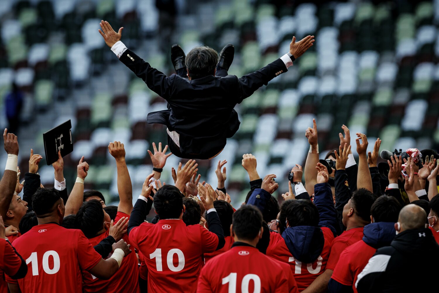 岩出監督、最後の胴上げ。功績に相応しい圧巻の“V締め”だった　©︎Kiichi Matsumoto