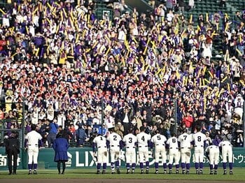 全校生徒800人で、野球部は10人。不来方の快挙は危機の裏返しだ。＜Number Web＞ photograph by Kyodo News