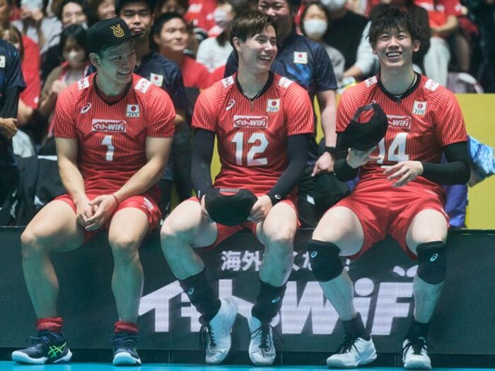 石川祐希、西田有志、高橋藍…「今の日本代表と一緒にやってみたい」“海外移籍のパイオニア”加藤陽一（47歳）が語る日本バレーの20年＜Number Web＞ photograph by Yuki Suenaga