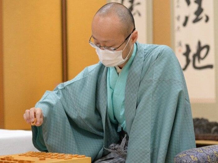 渡辺明二冠、悲願の名人獲得!「中学生棋士=名人」の系譜、藤井聡太棋聖も将来的に継承なるか。<Number Web> photograph by 日本将棋連盟