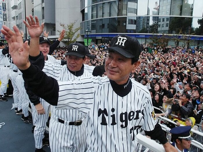 「江本さん、批判はこのくらいにしときいや！」03年の星野阪神フィーバーは異様だった「星野仙一さんは世間をすべて…」江本孟紀が明かす裏話＜Number Web＞ photograph by JIJI PRESS