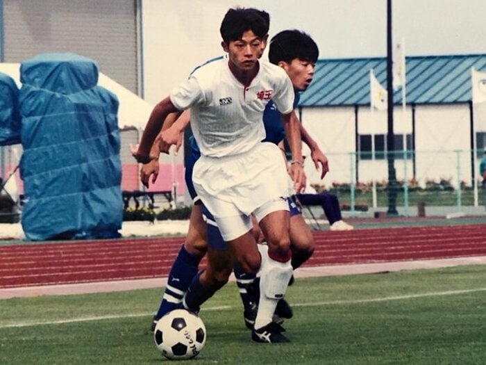 「じつは俳優しながら…大工で家を2、3軒」“消えた高校サッカー得点王”大学中退後のトリッキーすぎる転身人生「世間って冷たいな、とも」<Number Web> photograph by Atsushi Ehara