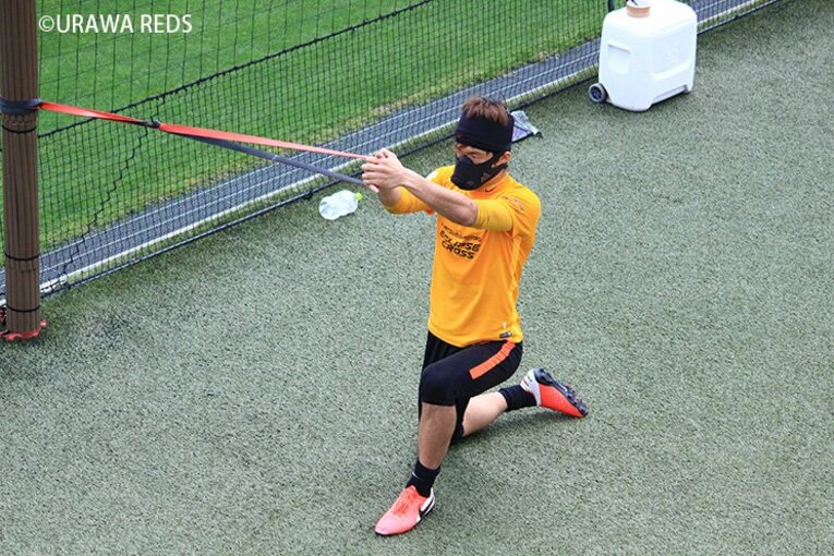 大槻監督が明かす浦和のコロナ対策。在宅トレに専用マスク、選手のケア。(14) ／ photograph by URAWA REDS