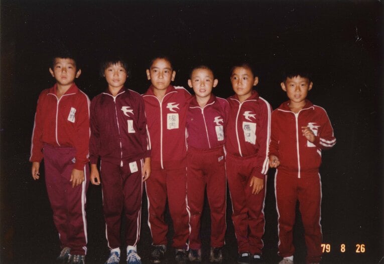 つばめSC時代の菊原志郎（右から3人目、写真：本人提供）