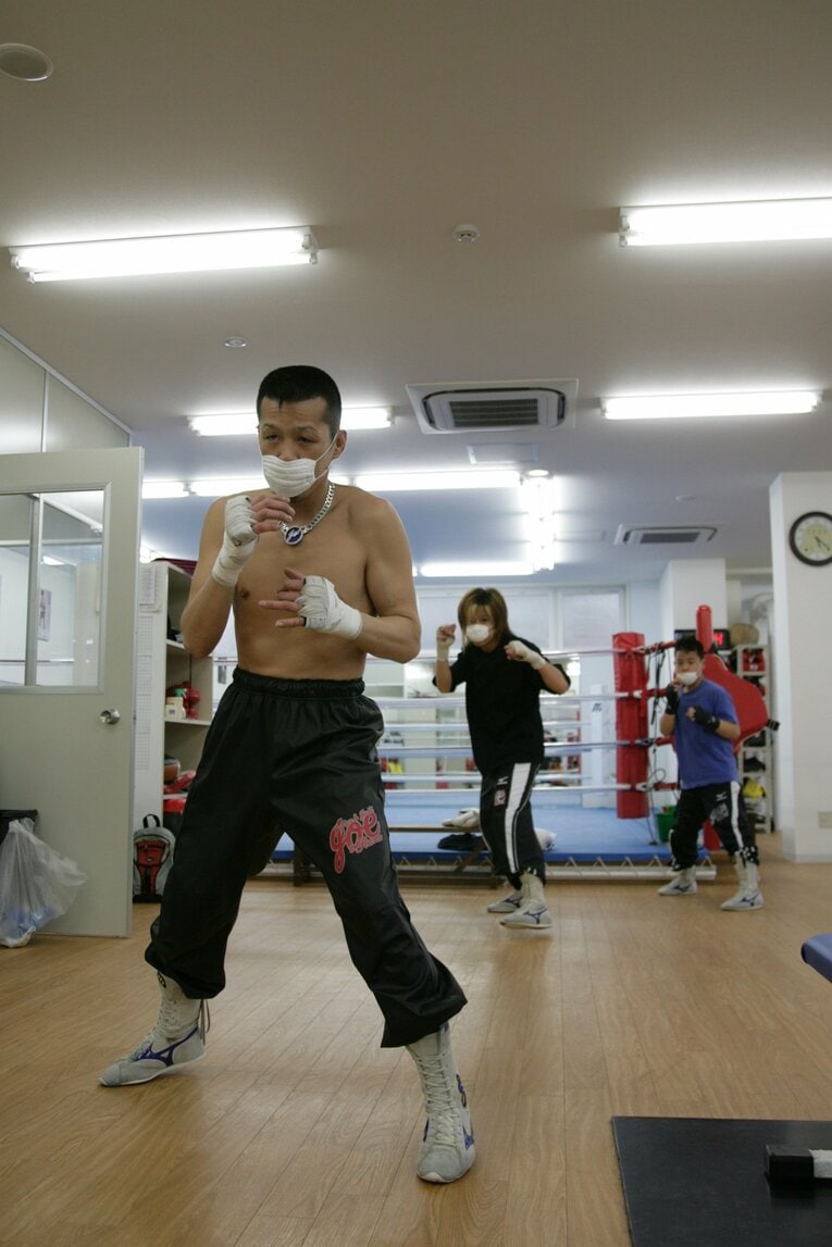 トレーニング中の辰吉丈一郎