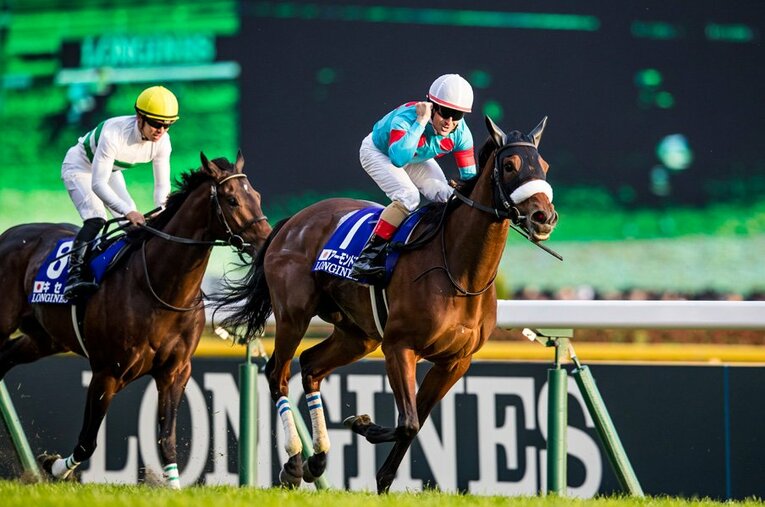 世界がアーモンドアイにお手上げ。凱旋門賞で唯一の心配は臨戦過程。(2) ／ photograph by Kiichi Matsumoto