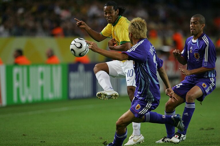 ドイツW杯の日本vsブラジル。ブラジルから帰化した三都主アレサンドロもその強さを実感した　©JMPA