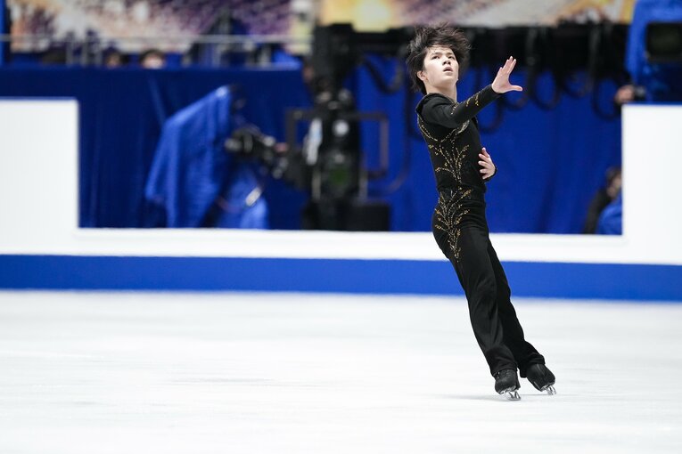 NHK杯フリーで演技を行う宇野昌磨