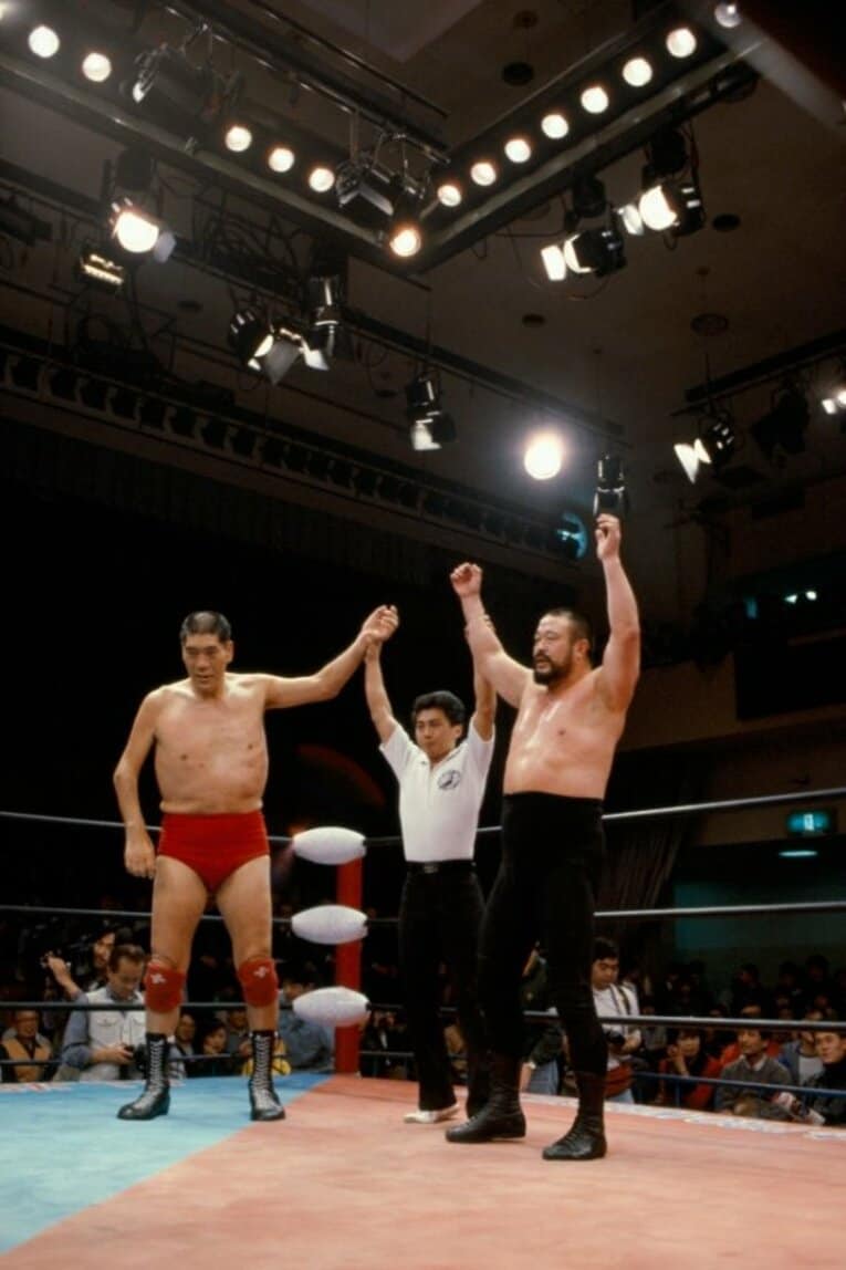 ジャイアント馬場とラッシャー木村 ／ photograph by Sports Graphic Number