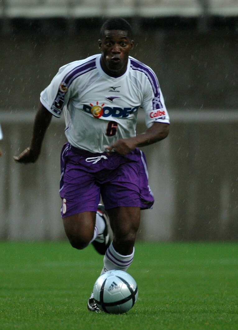 03年シーズンに札幌で、04～06年シーズンに広島でプレーしたベット。稲川氏は札幌入りの際に仲介を務めた　©Getty Images