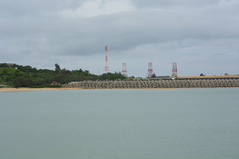 エナジックスポーツ高等学院からほど近い大浦湾　©Takarin Matsunaga