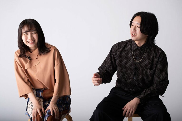 YOASOBIは紅組として紅白初出場が決定。「夜に駆ける」を披露する　©BUGEISHUNJU