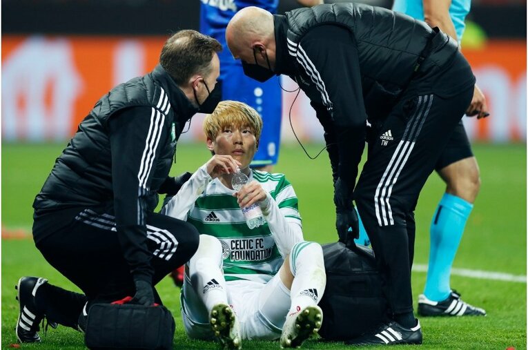 古橋亨梧のスパイクに「日の丸とKyogo」 セルティックでの絶好調ぶりを撮って体感した“スピードと日本代表での期待”(23)