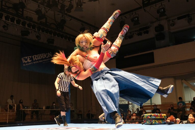 世羅りさvs朱里