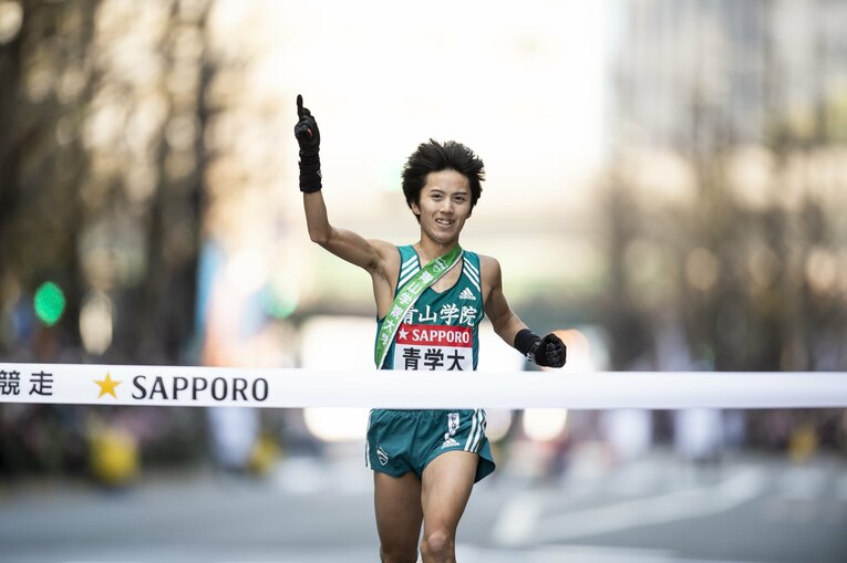 前大会総合優勝の青学大。厳しい逆境の中で、前回王者の意地を見せられるか　©Yuki Suenaga