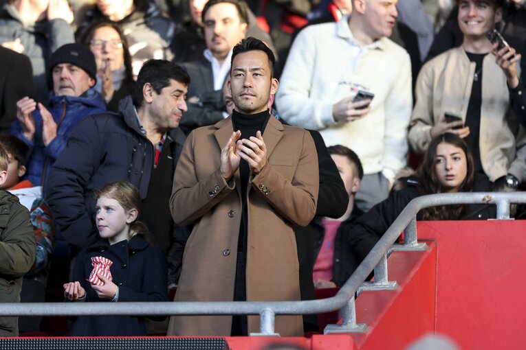 約3年ぶりに古巣サウサンプトンを訪れた吉田麻也。試合後に三笘にも声を掛けた　©Getty Images