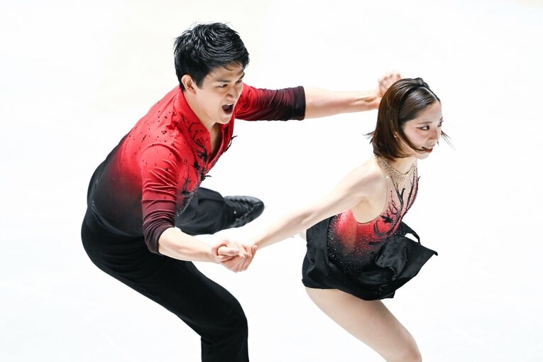 全日本選手権SP。三浦に左肩脱臼のアクシデントがあった【スワイプするとそのほかの写真もご覧になれます】　©Asami Enomoto