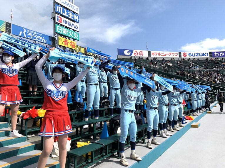 昨年のセンバツ、近江アルプススタンドの様子　©Yukiko Umetsu