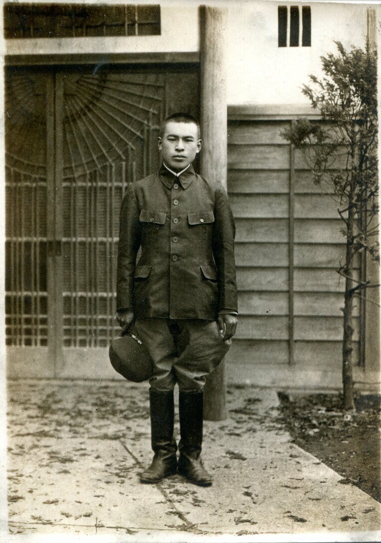 軍服姿の前田長吉　©Sadanao Maeda