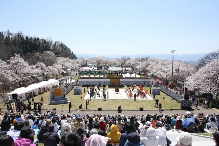藤井聡太竜王「大変参考になったで“ござる”」初出演した《人間将棋》を現地取材… 観る将マンガ家が超楽しんで描いてみた(61)