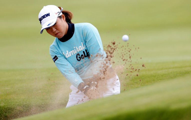冷静なバンカーショットなど、随所にらしさを発揮した畑岡奈紗　©︎Reuters/AFLO