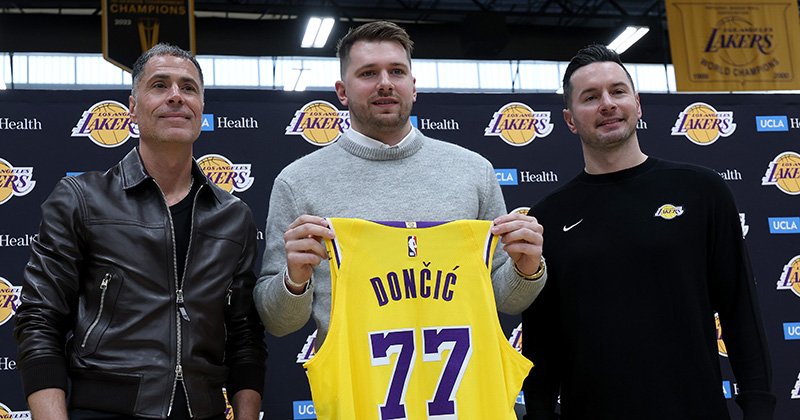 【売り切り御免！】 NBAレイカーズの77番 ドンチッチ（しんぴん ですレイカーズ 新品 ウェア