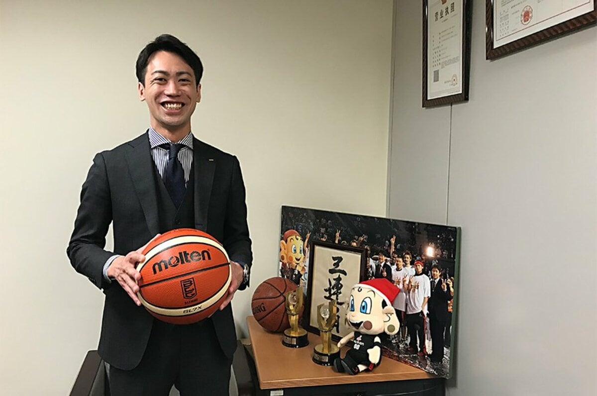 Bリーグで異端の 儲かるクラブ 大阪エヴェッサ34歳社長の商人魂 Bリーグ Number Web ナンバー
