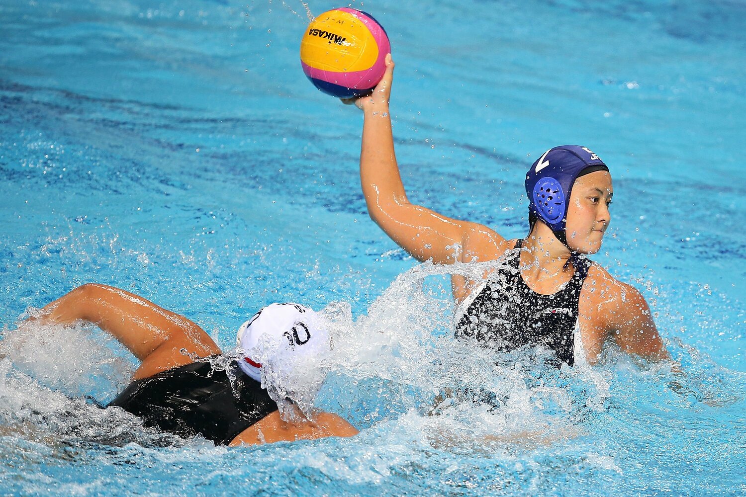 水球女子日本代表時代の成宮涼　©Getty Images