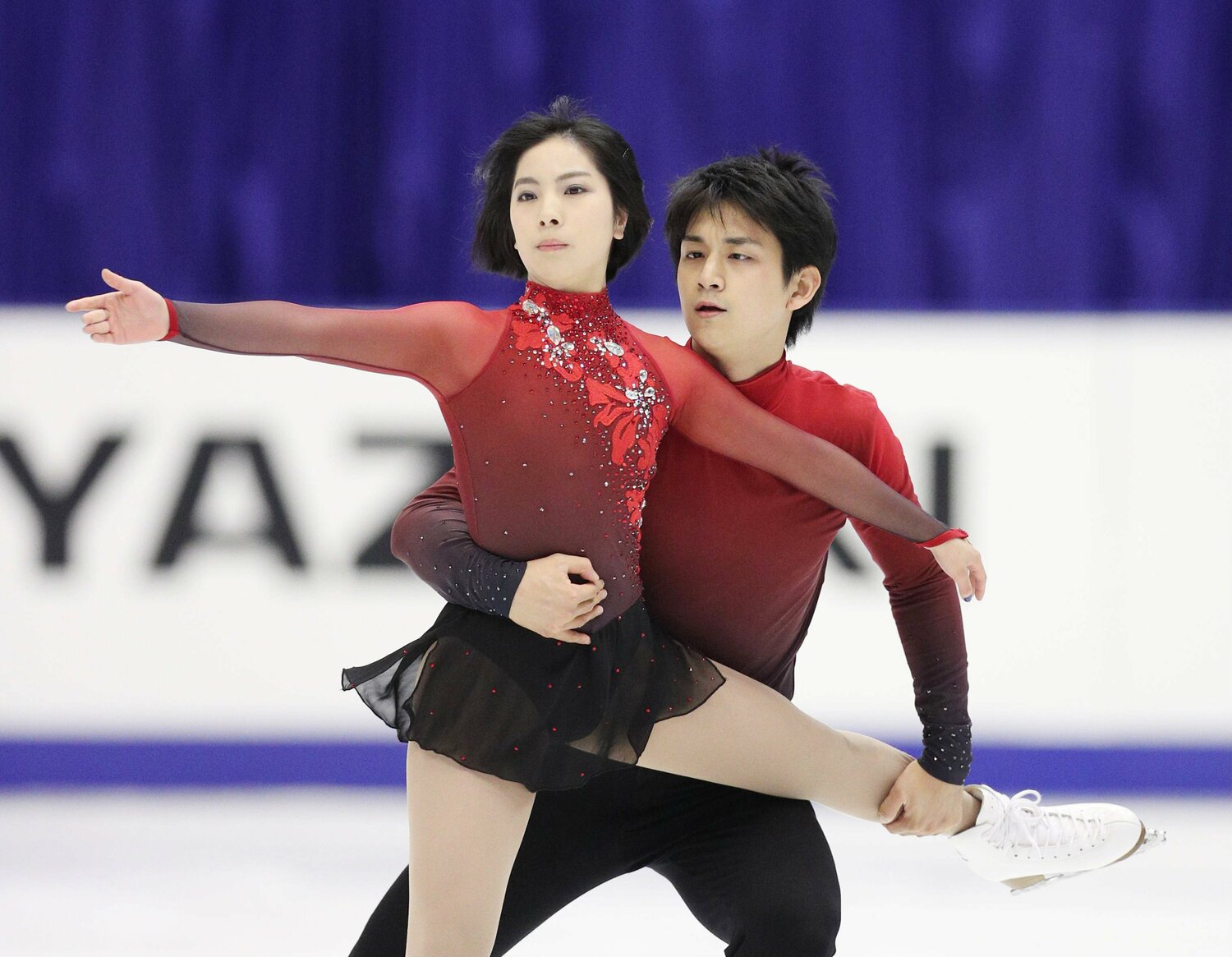 結成して初めてのシーズンを戦う木原・三浦ペア（2019年のNHK杯にて）　©️JIJI PRESS