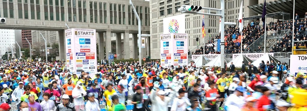 増加の一途を辿るマラソン大会。2015年は参加者のマナー向上も課題。＜Number Web＞ photograph by Hirofumi Kamaya