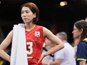 涙の引退…古賀紗理那に「ごめん」Vリーグ優勝監督がパリ五輪の結果に危機感を抱く理由「女子バレーは変わらなければならない」