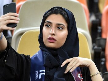 サウジの女性がクリロナを見た日。伊スーパー杯開催地問題の果てに。＜Number Web＞ photograph by AFLO