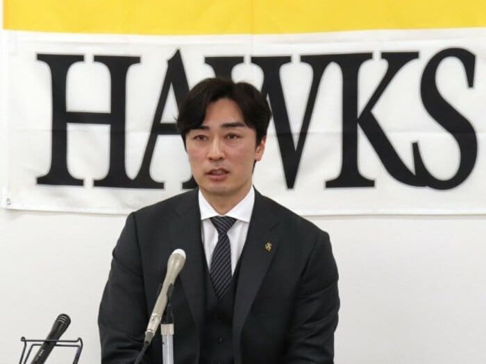和田毅と“一緒にいた”選手からDM「確定ですか?」ソフトバンク番記者が目撃した“人的補償パニック”「甲斐野まで傷つく…リスペクトあったか」<Number Web> photograph by JIJI PRESS