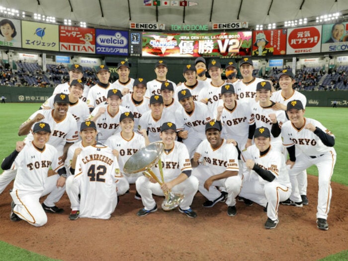 巨人、2連覇「3つの核心」 原采配の妙、澤村トレードの真相、馬車馬のように働いた“あの投手”＜Number Web＞ photograph by KYODO