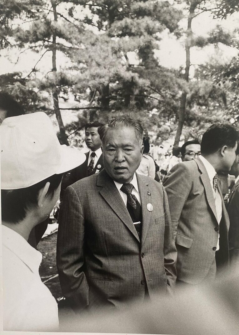 プロ棋戦を創設した日本共産党の宮本顕治委員長 1974年©Noboru Tamaru