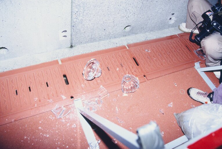 94年ステージ優勝の際にはシャーレが割れてしまった…！　©Sports Graphic Number