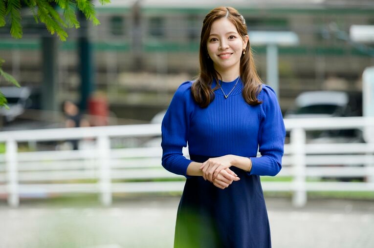 三宅絹紗アナ　©Hirofumi Kamaya