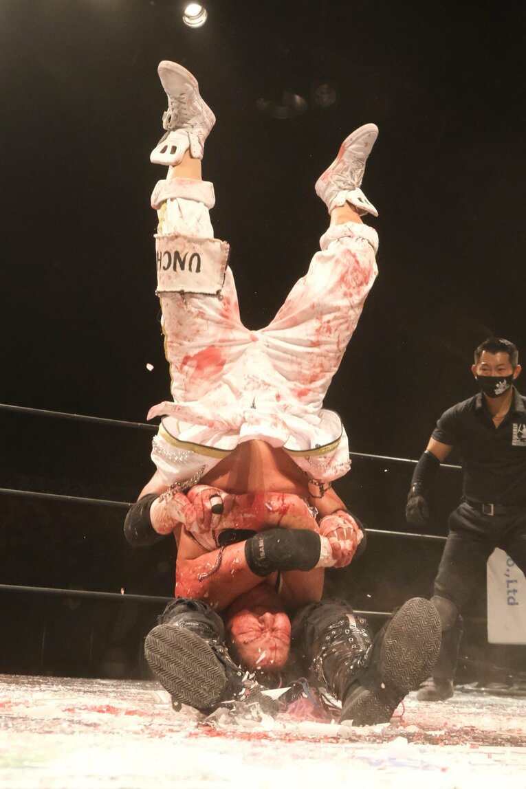 フィニッシュはクロスアーム式スティミュレイション（クリックすると「この記事の写真」に飛びます。流血等の過激な写真を含みますのでご注意ください）