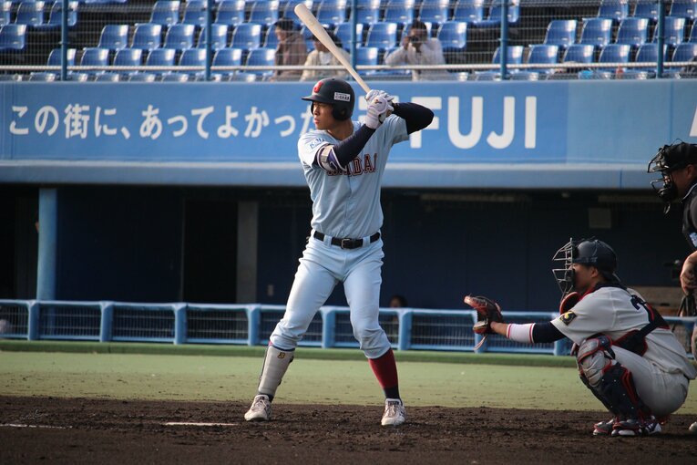 近畿大学・佐藤輝明　©Yu Takagi