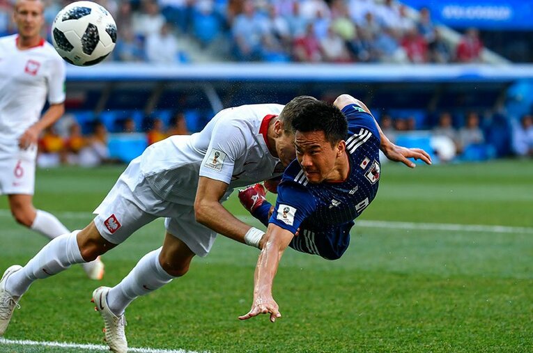 ロシアW杯で渾身のダイビングヘッドを放つ岡崎慎司。過去3大会の経験を余すことなく語ってくれた ／ photograph by Takuya Sugiyama/JMPA