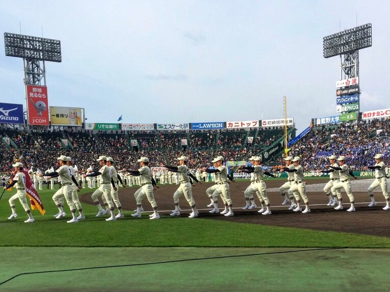2019年のセンバツ開会式の風景 ©Yukiko Umetsu