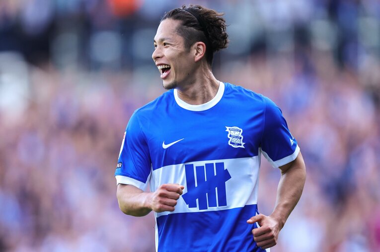 イングランド3部で独走優勝したバーミンガムのボランチとして全38試合出場6ゴールをあげた岩田智輝（28歳）がNumberWebのインタビューに応じた ／ photograph by Getty Images