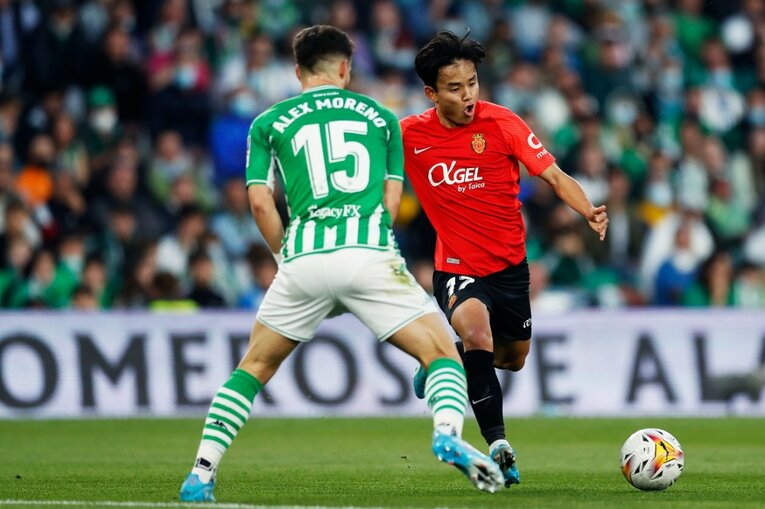 森保監督が久保建英をスペインまで見に来たのに…45分で交代　カメラマンが「終盤までいれば」と心残りを感じた理由(26)