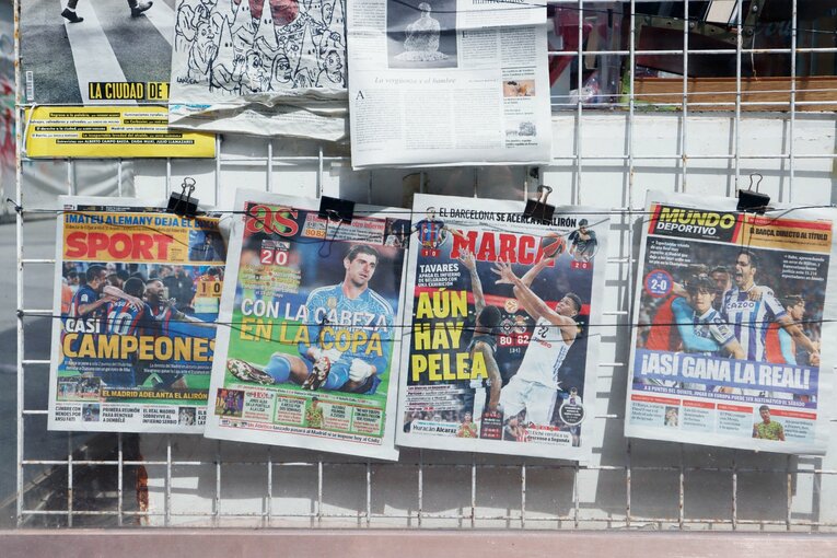 第33節レアル・マドリー戦翌日。久保が1面を飾った