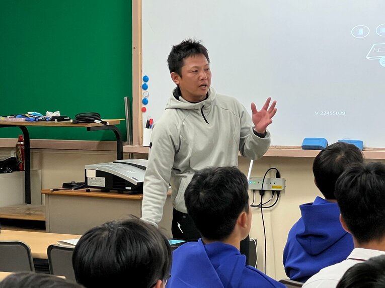 この4月まで佐野高校を率いていた藤井元監督　©Takeshi Shimizu