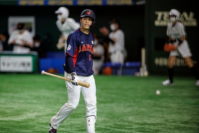 ヤクルトでセンターを守る塩見　©Kichi Matsumoto